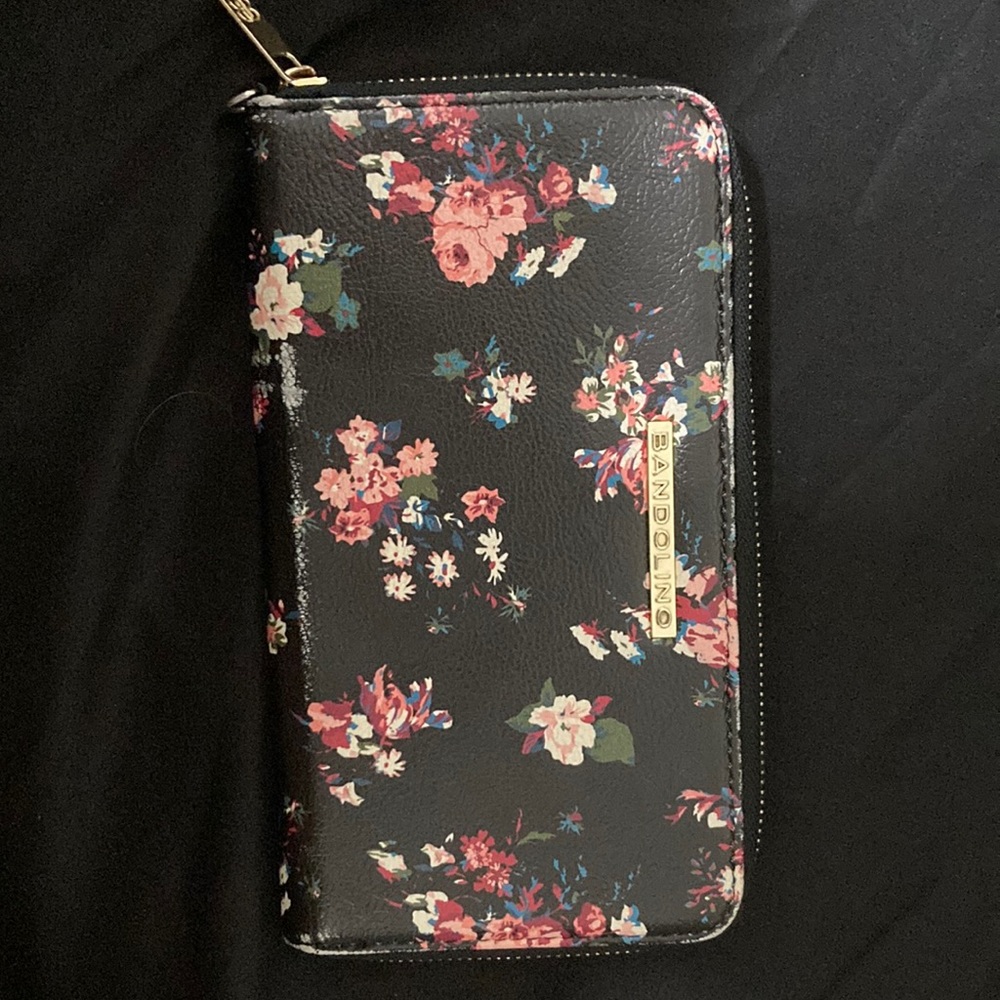 Bandolino Wallet